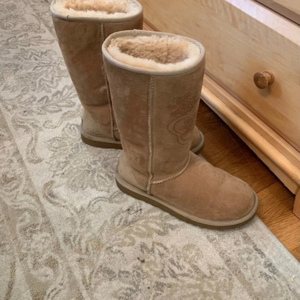 Ugg Tan Knee High boots - Picture 2 of 7